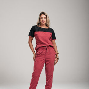 CONJUNTO ESTER BLUSA E CALÇA COM ILHOS MARSALA