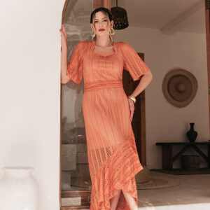 VESTIDO MARINA RECORTES JABOT EM TELA BORDADA CORAL