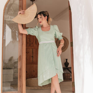 VESTIDO OLIVIA RENDA NA CINTURA EM CREPE LISTRADO VERDE