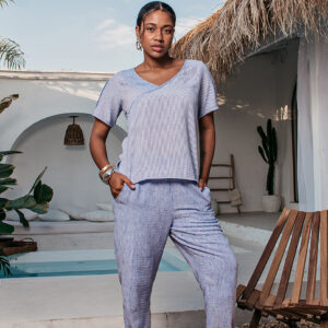 CONJUNTO MARGARIDA COMPOSE BLUSA E CALÇA MESCLA / LISTRADO AZUL