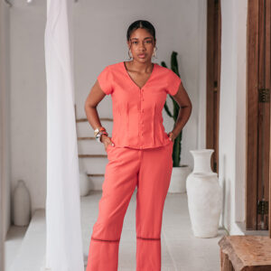 CONJUNTO BRUNA BLUSA PREGUINHAS E PANTACOURT EM CREPE CORAL