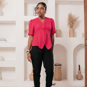 CALÇA TANIA COM RECORTE EM CREPE PRETO