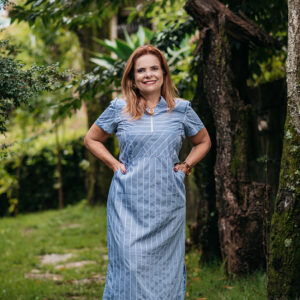 VESTIDO ROSA MG.CT. COMPOSE CREPE LISTRADO AZUL