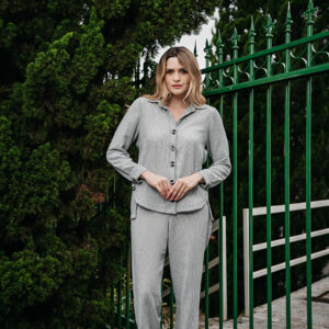 CONJUNTOCARMEM CAMISA E CALÇA BARRA ARREDONDADA EM MESCLA LISTRADO