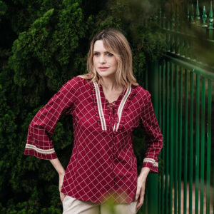 BLUSA LUCIANA PONTO PALITO E BABADINHO EM CREPE XADREZ