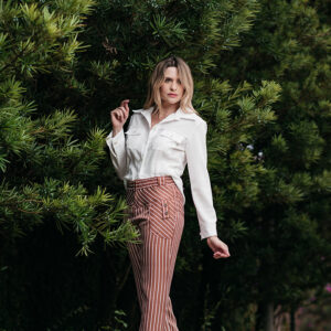 CALÇA STENIA BOLSO EXTERNO CREPE TWILL LISTRADO